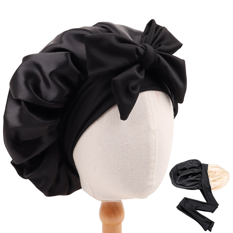 Double couche de satin noir