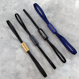 Etiquetas colgantes de tela de lujo personalizadas, cuerda de poliéster lavable, producto con logotipo en relieve, sello de plástico para prendas - Product Image 6