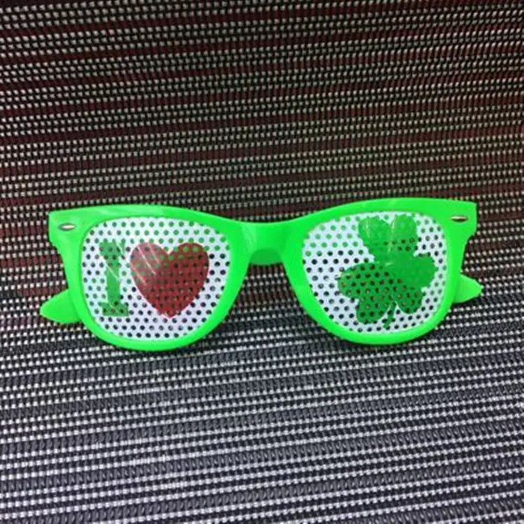 Glazzy yeşil St. Patrick günü Pinhole Sticker güneş gözlüğü toptan özel İrlanda promosyon parti süslemeleri güneş gözlüğü