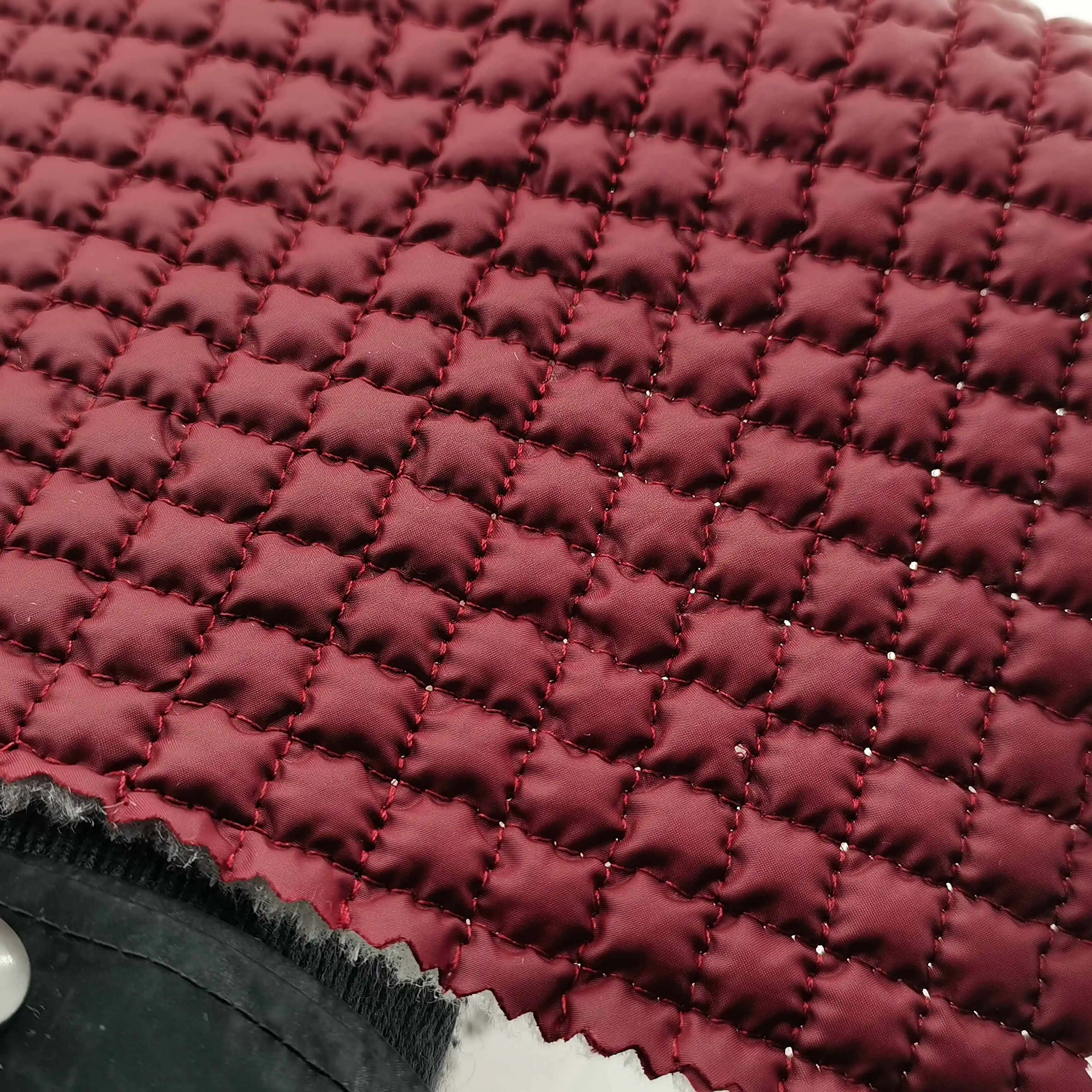 Rode Kleur 100% Polyester Waterdicht Taft Vierkant Ontwerp Gewatteerde Jas Stof Voor Lichtgewicht Jas En Vest