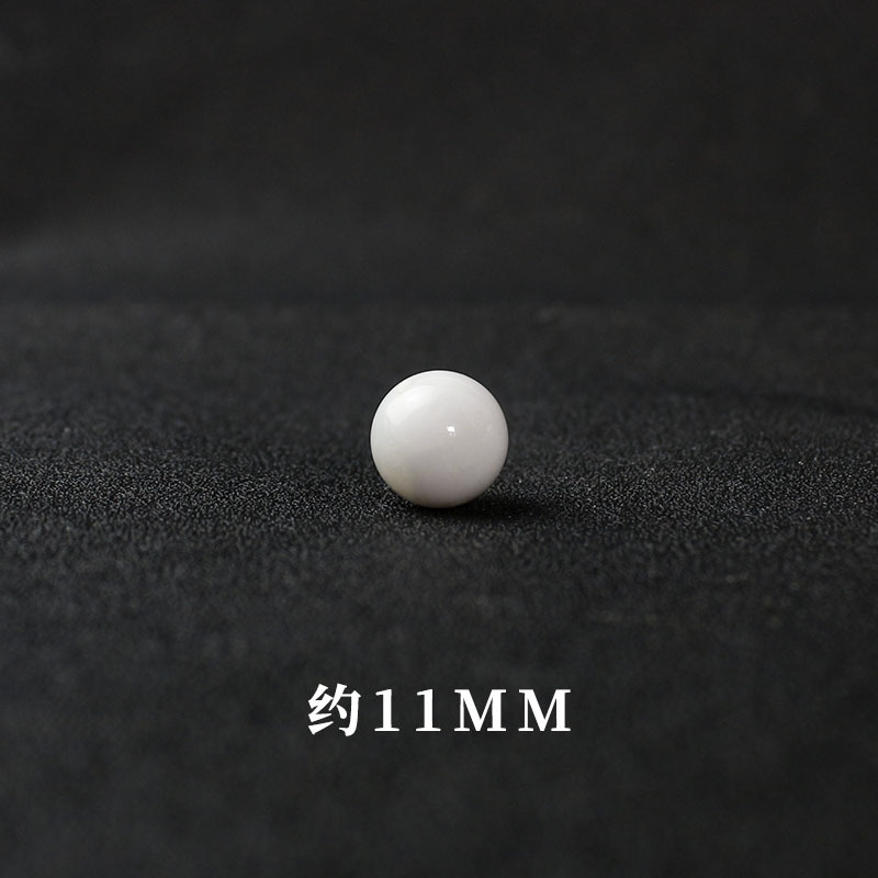 Un avec un diamètre d'environ 11 mm