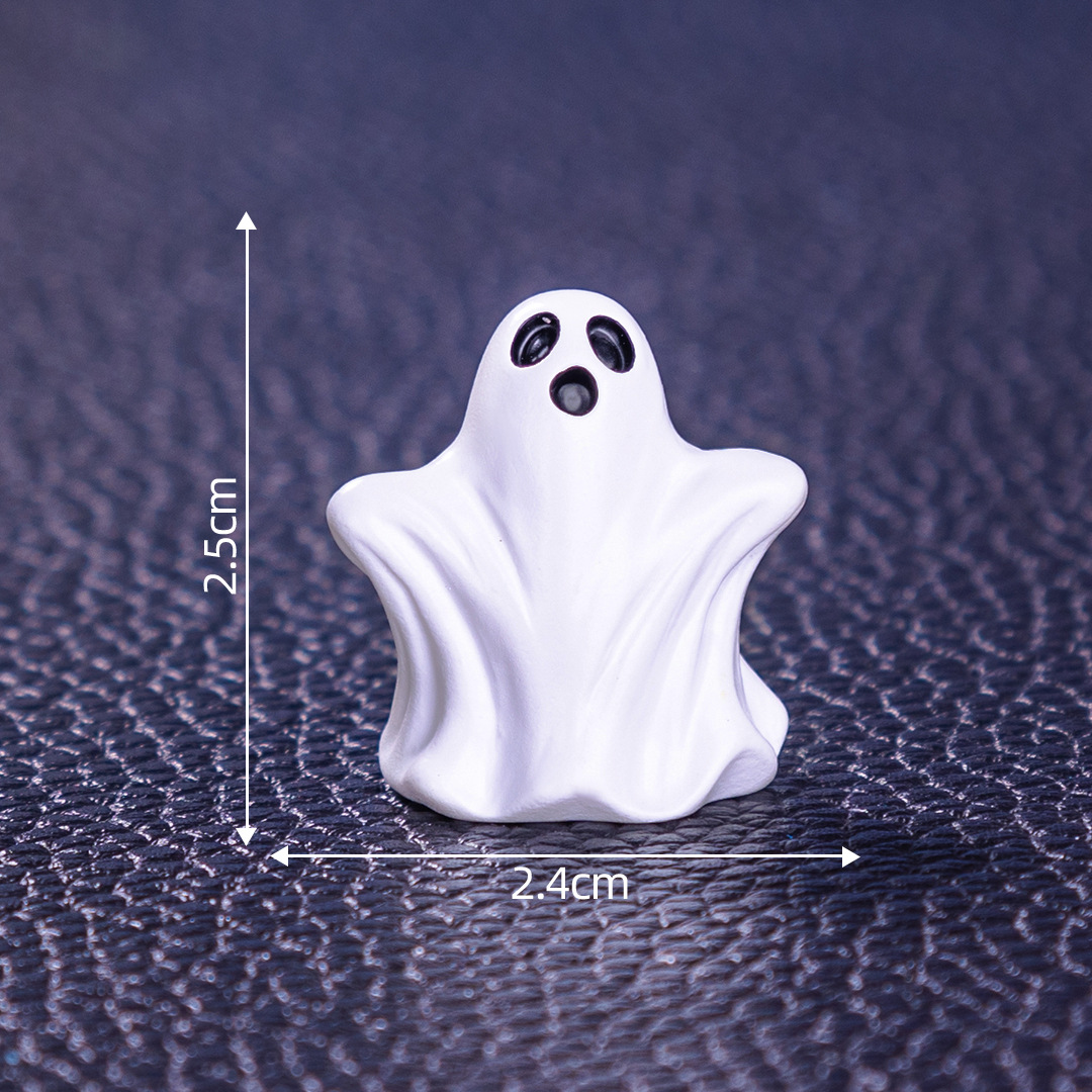 2#The little white ghost
