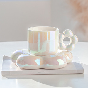 グラデーションパールシェル絶妙なカップと花の形のハンドル北欧の磁器ロイヤルセラミック装飾ティーカップとぽっちゃりソーサー - Product Image 3