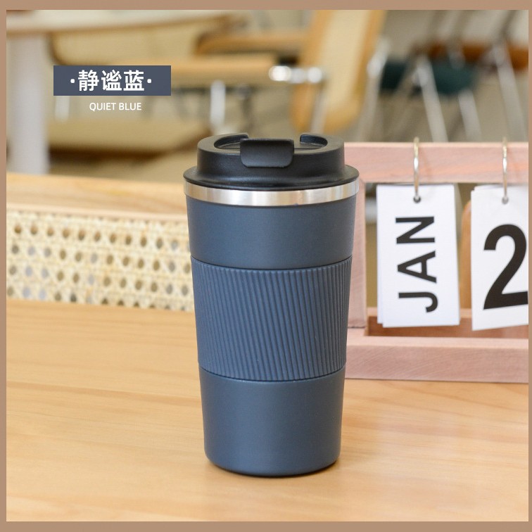 สามรุ่นแห่งสีน้ำเงินกรมท่า