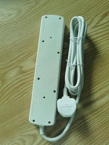 <strong>Multi</strong> Plug Universal Extension <strong>Socket</strong> <strong>with</strong> 2 <strong>Usb</strong>