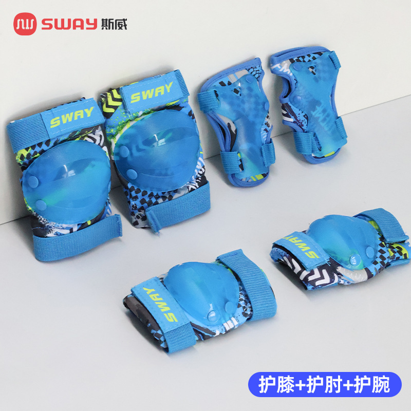 หมวกกันน็อคสีน้ำเงิน 6 ชิ้น และกระเป๋า 3 ชั้น