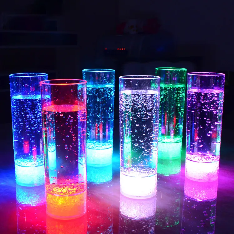 Taza personalizable LED, gafas de chupito iluminadas de 500ml para suministros de favores de fiesta, gafas de chupito que brillan en la oscuridad para adultos, invitados, niños