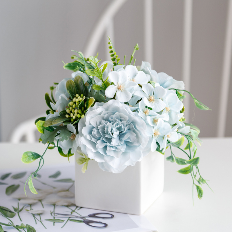 ขวดสีขาว Liya Blue
