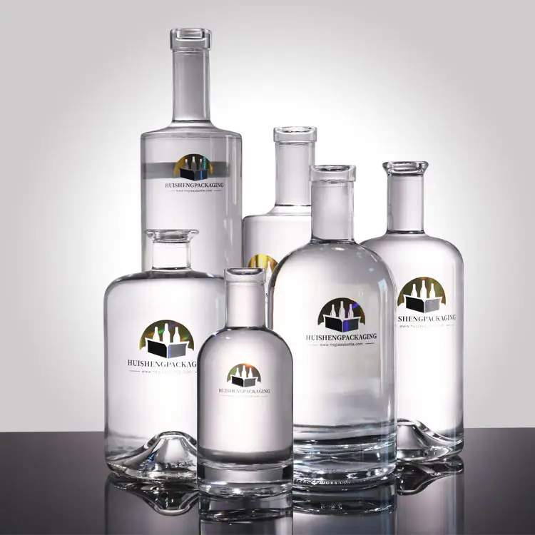 Commercio all'ingrosso personalizzato 500ml 700ml 750ml 1000ml bottiglia di liquore di vetro vuota bottiglia di Vodka Gin con fabbrica di bottiglie di vetro Gin sughero