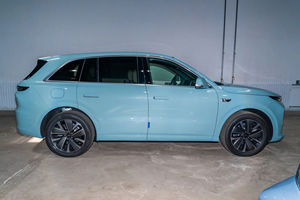 Xe Li Auto L6 Pro Phiên bản nâng cấp thông minh R20 màu tối mới, tập trung cho gia đình, SUV EREV, LiDAR, hệ thống lái tự động trên đường cao tốc, phạm vi hoạt động điện CLTC 212km - Product Image 6