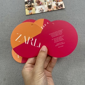 Accesorios de ropa de lujo de alta calidad, etiquetas colgantes de papel rosa personalizadas, etiquetas colgantes de precio con cuerda - Product Image 6