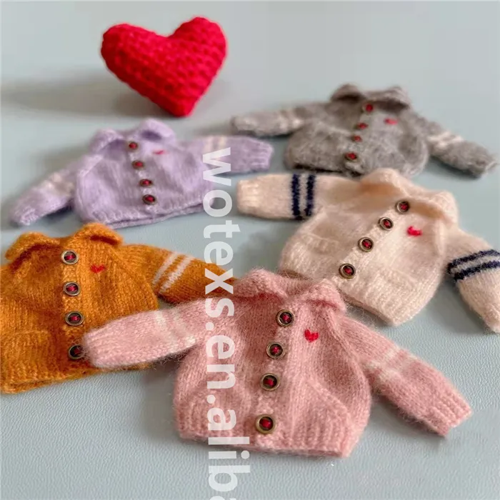 DC064 nuovo arrivo campioni gratuiti motivo floreale manica lunga Cardigan cappotto lavorato a mano giocattolo uncinetto maglione bambola maglioni per maglieria