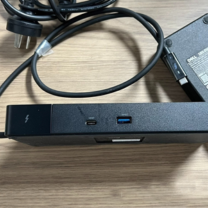 Trasferimento dati Dell WD22TB4 docking station che fornisce agli utenti una vasta gamma di opzioni di connettività per le loro periferiche - Product Image 2