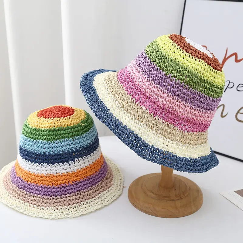 Cappello da spiaggia estivo in tessuto di paglia cappelli a secchiello colorato in erba per donne alla moda per vacanza copricapo arcobaleno fatto a mano papiro adulti