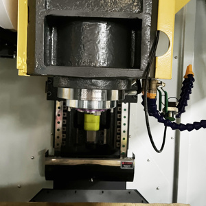 VMC650 <strong>CNC</strong> Milling Machine 3-axis THK Precision Linear Guide Rail Can Be Customized Mold Dedicated <strong>CNC</strong> Machining Centre - Product Image 5