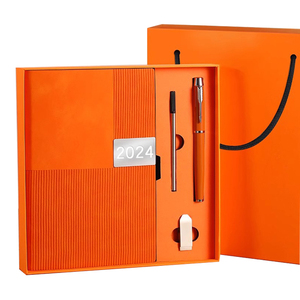 Juego de cuaderno diario de cuero PU a rayas A5, planificador anual sin fecha, cuaderno de tapa dura personalizado y cuaderno de papelería para lácteos - Product Image 1