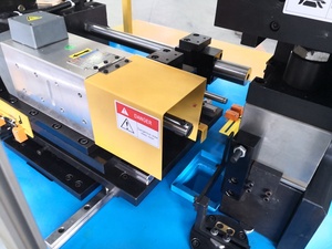 Automatische Kupferrohr-Expansions maschine in 3 Stationen mit automatischem Be-und Entladen - Product Image 2