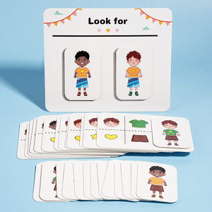 おもちゃを探している子供初期教育幼児認知カードキャラクタードレスアップマッチングパズルおもちゃ