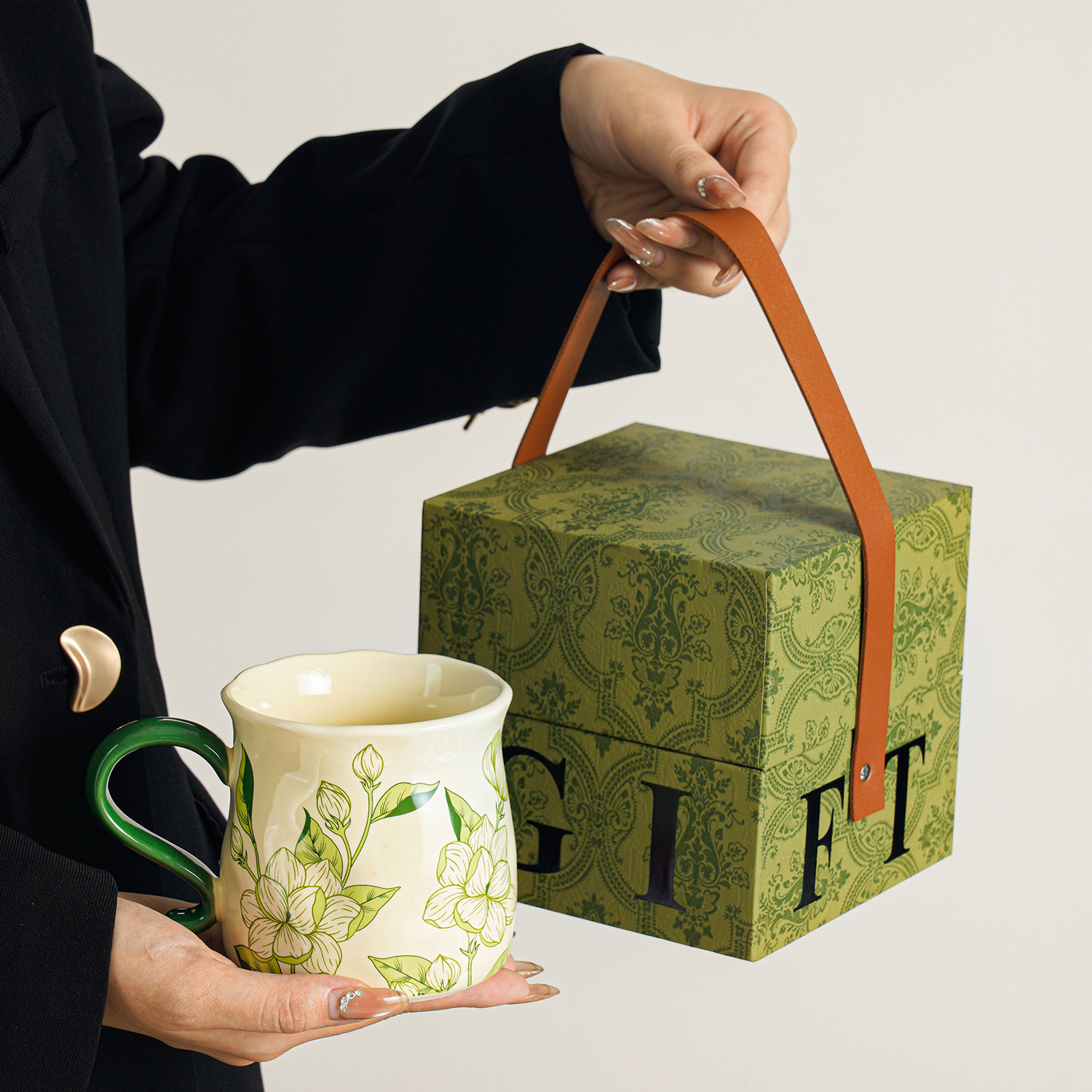 Caja de regalo verde de lujo ligero, jazmín primaveral.