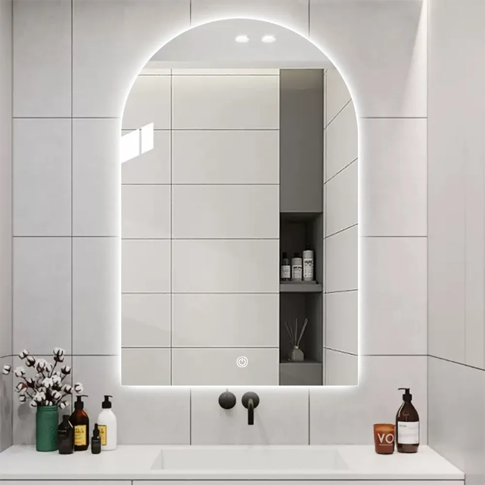 Прямоугольное зеркало для ванной комнаты с подсветкой