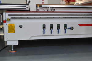 Cina automatico di carico automatico tavolo di scarico 1325 Atc Router CNC per CNC porta di legno linea di produzione, macchina per la lavorazione del legno Router - Product Image 4