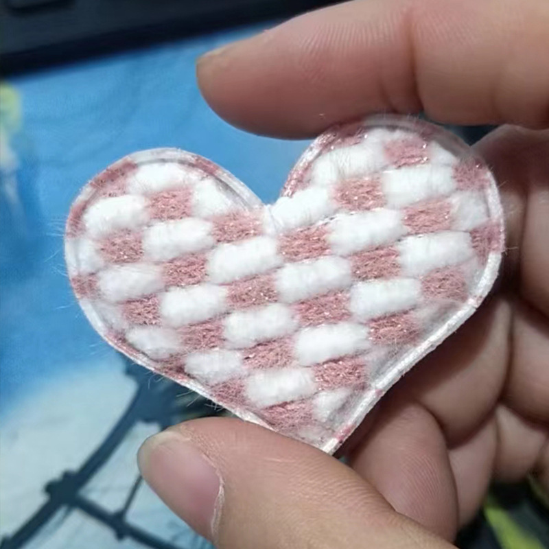 Heart-shaped light pink BB clip