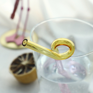 高品质定制可重复使用可爱花朵彩色弯曲杯硼硅酸盐玻璃吸管，带魅力钩设计套装