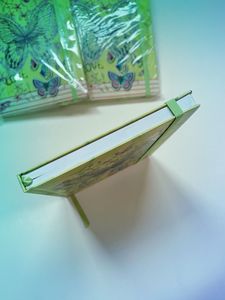 Hochwertiger, hochwertiger, farbenfroher A5-Papierdruck mit Glitzer-Hardcover-Notizbuch mit elastischer Schnur zum Verschluss - Product Image 2