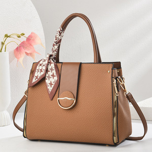 The New Collection Of Dixi Retro Niche Handbags For Women In The Spring And Summer 2025 Is A Versatile Commuting <strong>Bag</strong> - Product Image 2