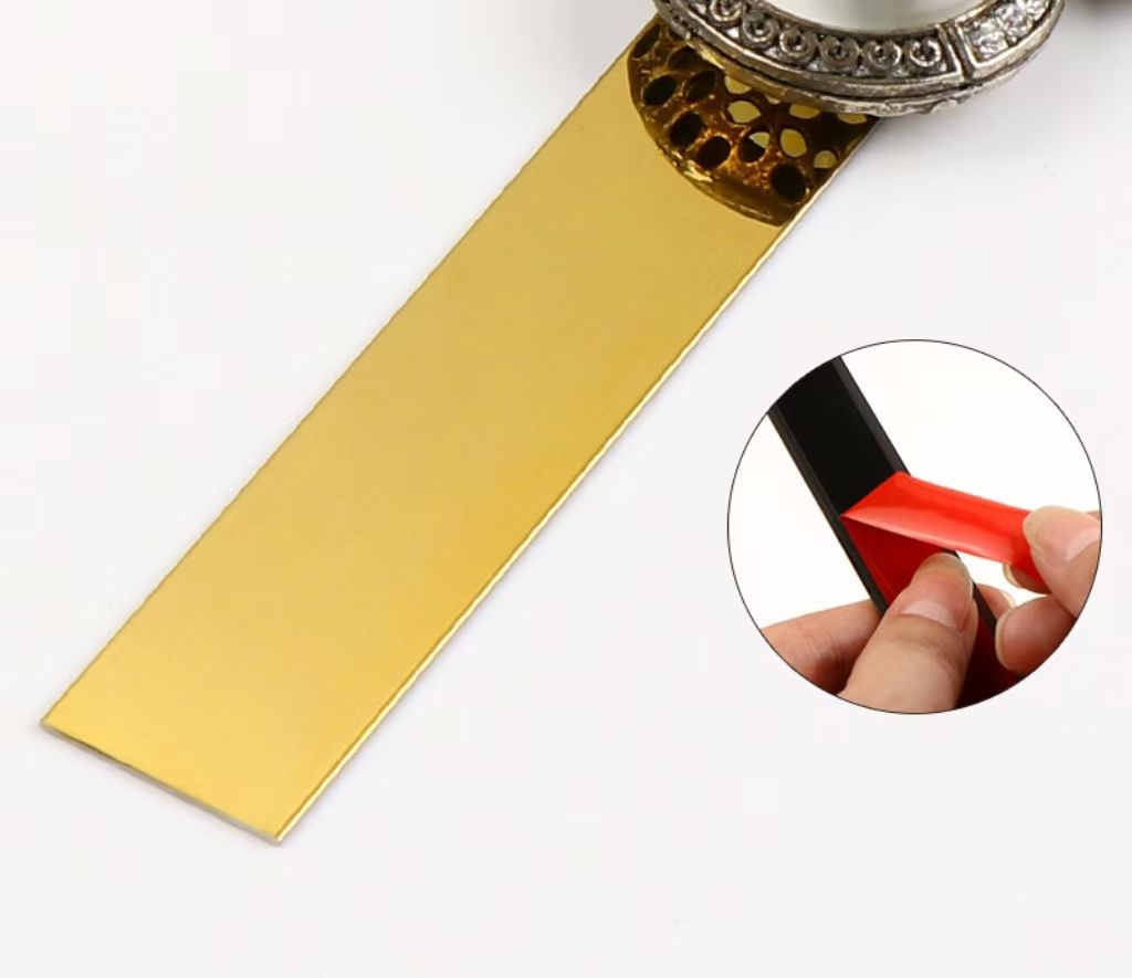 กระจกสีทอง