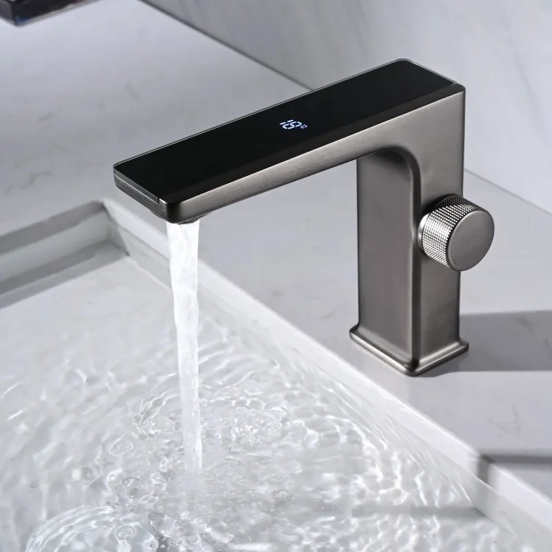 Affichage numérique de la température mélangeur de salle de bains robinets d'eau pistolet gris laiton monté sur le pont robinet de lavabo électrique avec poignée rotative