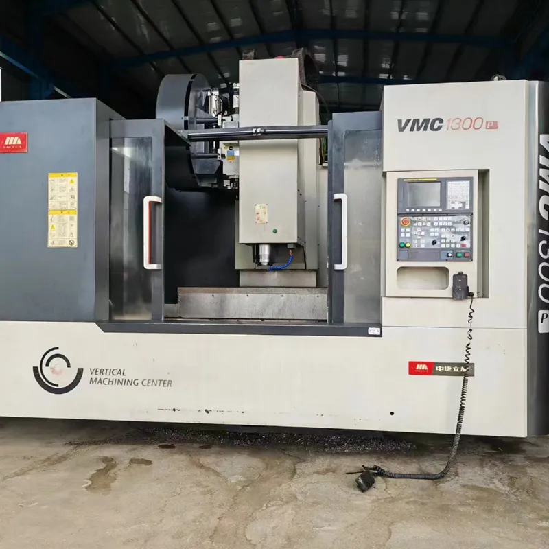 Mesin bubut cnc VMC1300 bekas, jumlah sumbu 5/4/3 bubut cnc TCK6350 dengan pengontrol GSK untuk pengerjaan logam industri