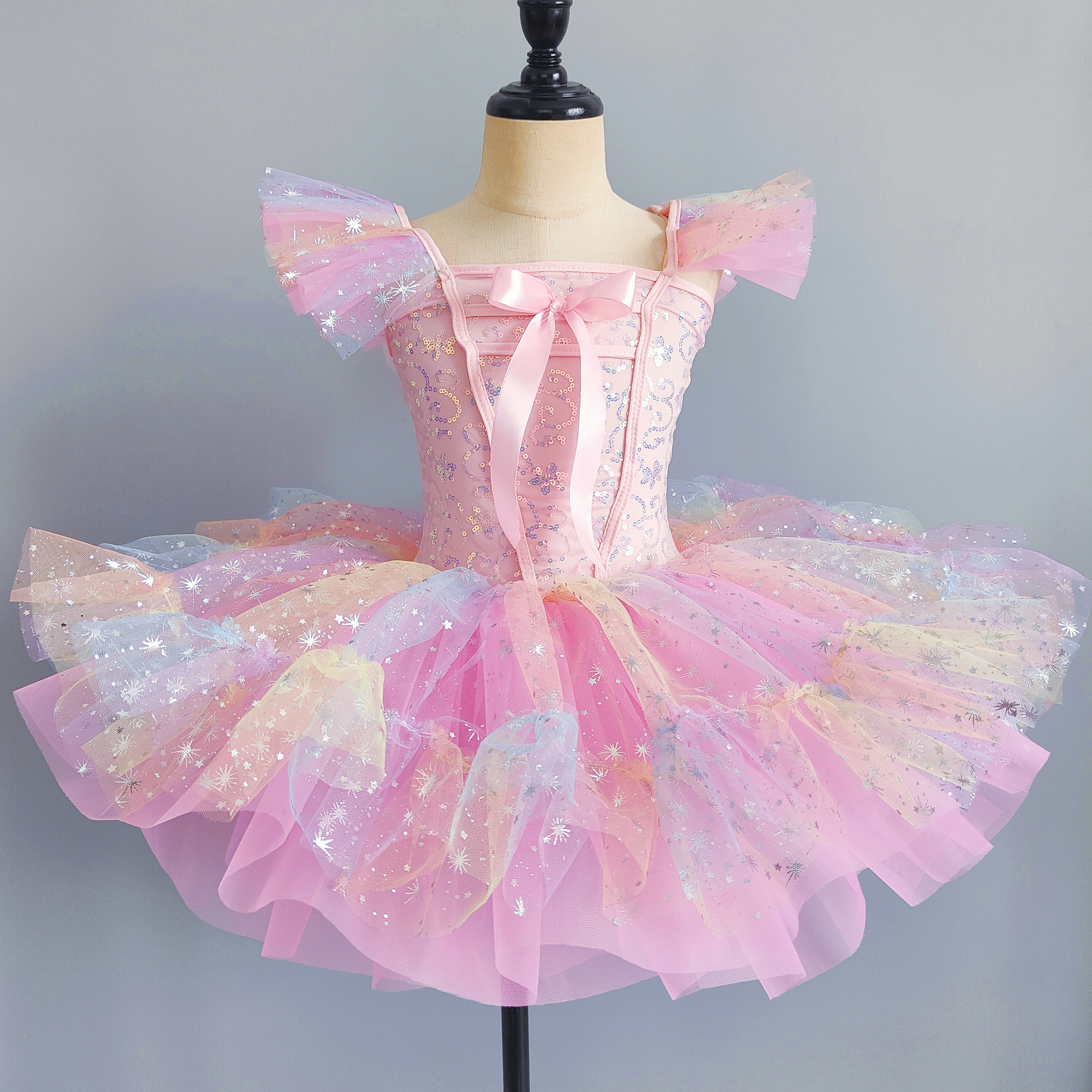 Pink-maple leaf