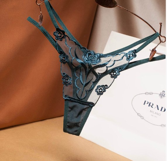 สีเขียวเข้ม