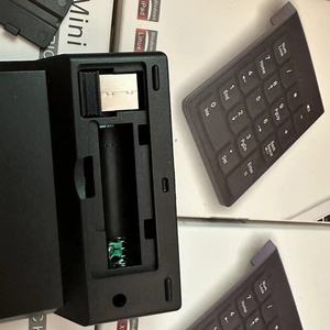 Ligero Chocolate 2,4g Teclado numérico inalámbrico USB Calculadora Computadora Blue Tooth Mini teclado 18 teclas