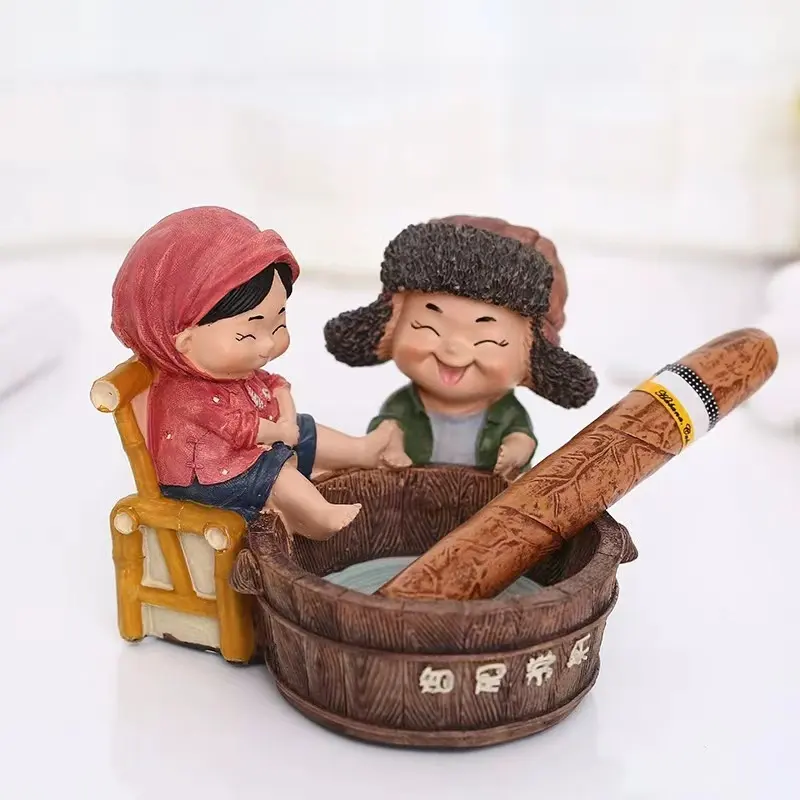 Figurine de couple ancien chinois en résine, dessin animé mignon avec pied pédicure bassin cendrier pour salon chambre à coucher décoration