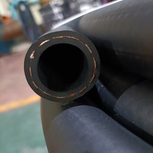 High-temperature and Oil Resistant Fuel <strong>Hoses</strong> Epdm/nbr <strong>Hose</strong> Silicone <strong>Hose</strong>
