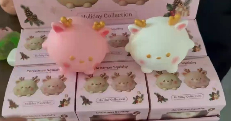La couleur du petit ours cerf est aléatoire