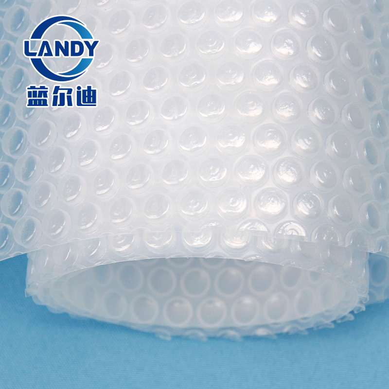 Couverture de piscine solaire blanche