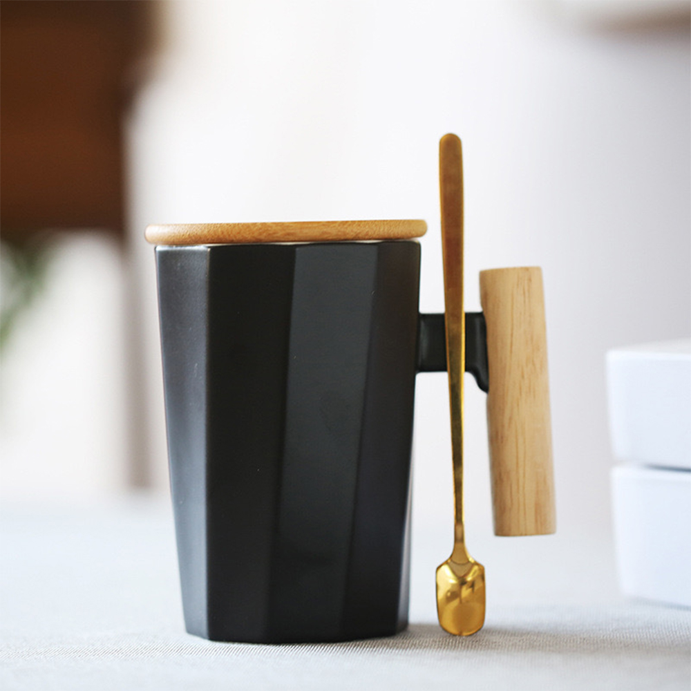 Tasse, cuillère et couvercle octogonaux noirs