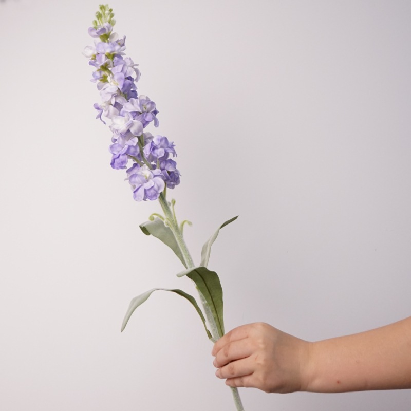 Siente la hidratación en un azul violeta púrpura.