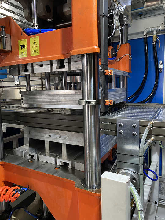 Full Automatic 3 Station Positive and Negative Thermoforming Machine for Food Takeaway Box and Fruit Box