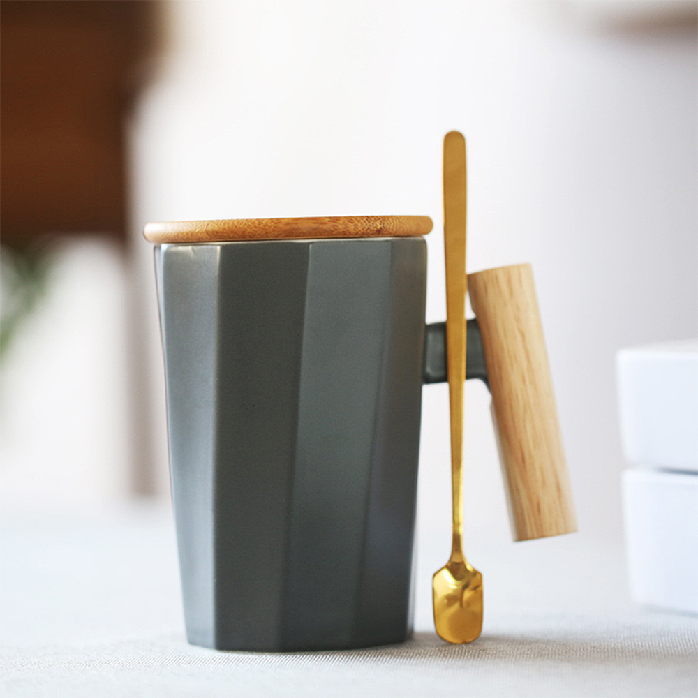 Tasse, cuillère et couvercle octogonaux gris