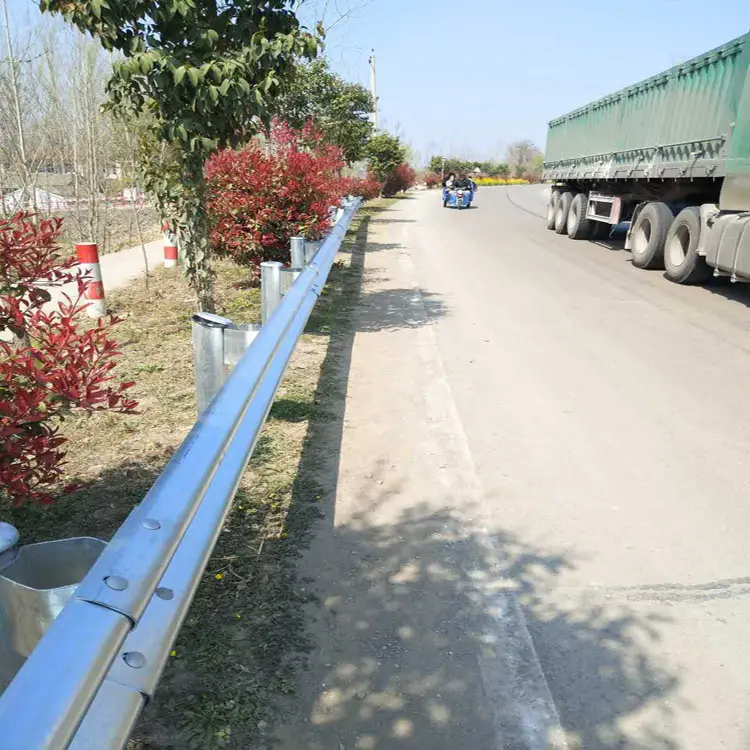 Armco GS4 parapetti di prezzi di fabbrica di sicurezza in acciaio zincato barriera di sicurezza Stradale Guardrail