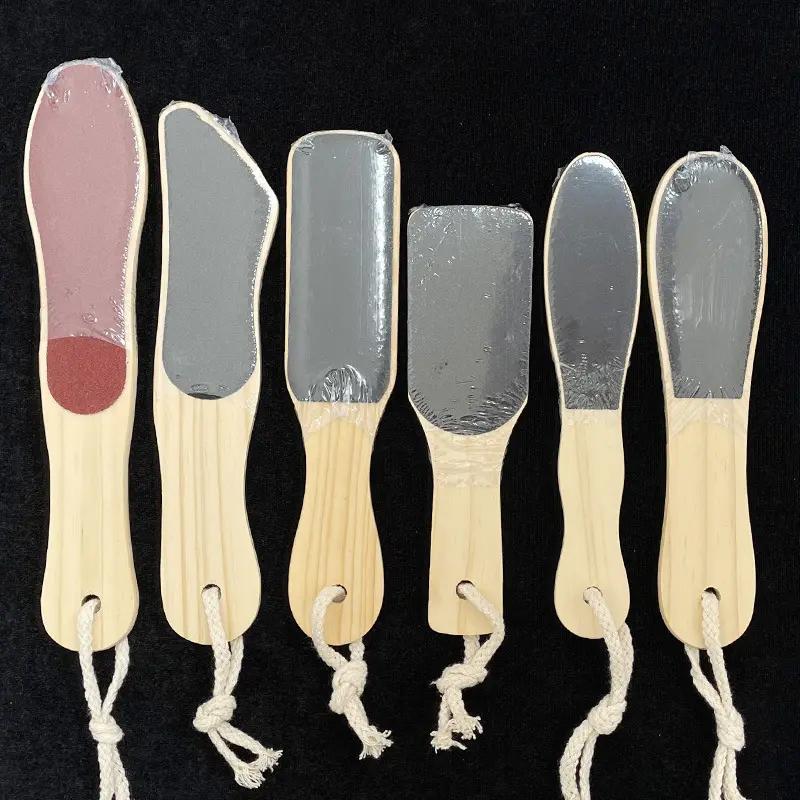 Prezzo basso all'ingrosso manico in legno lima per piedi raspa Callus Scrub Pedicure Remover strumento per la cura dei piedi