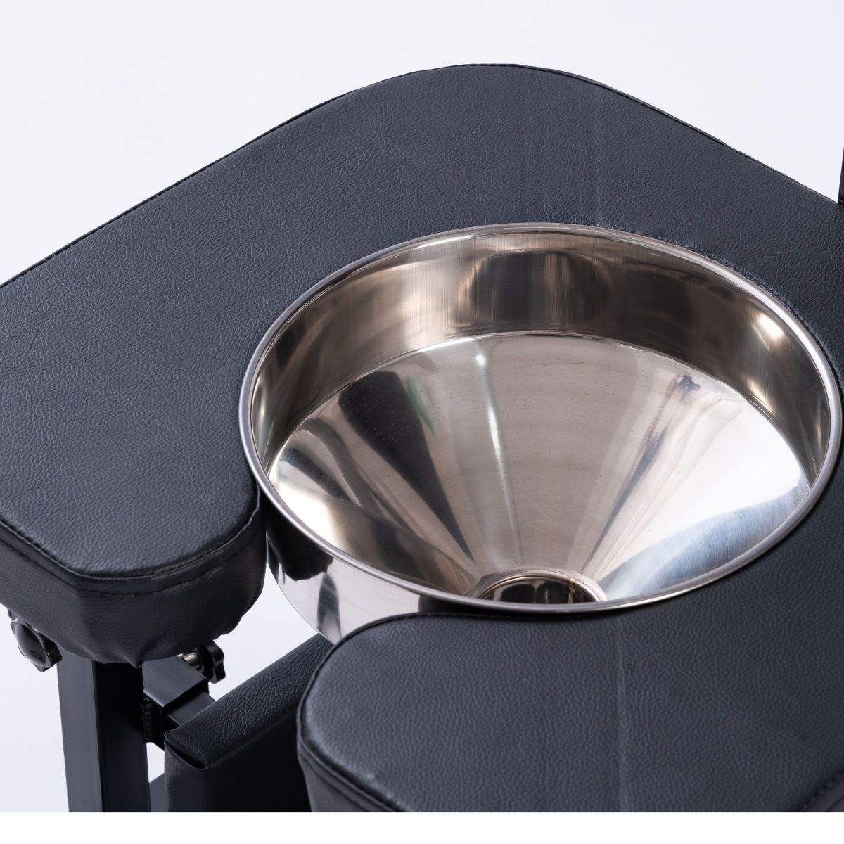 Chaise de toilette noire + entonnoir en acier inoxydable