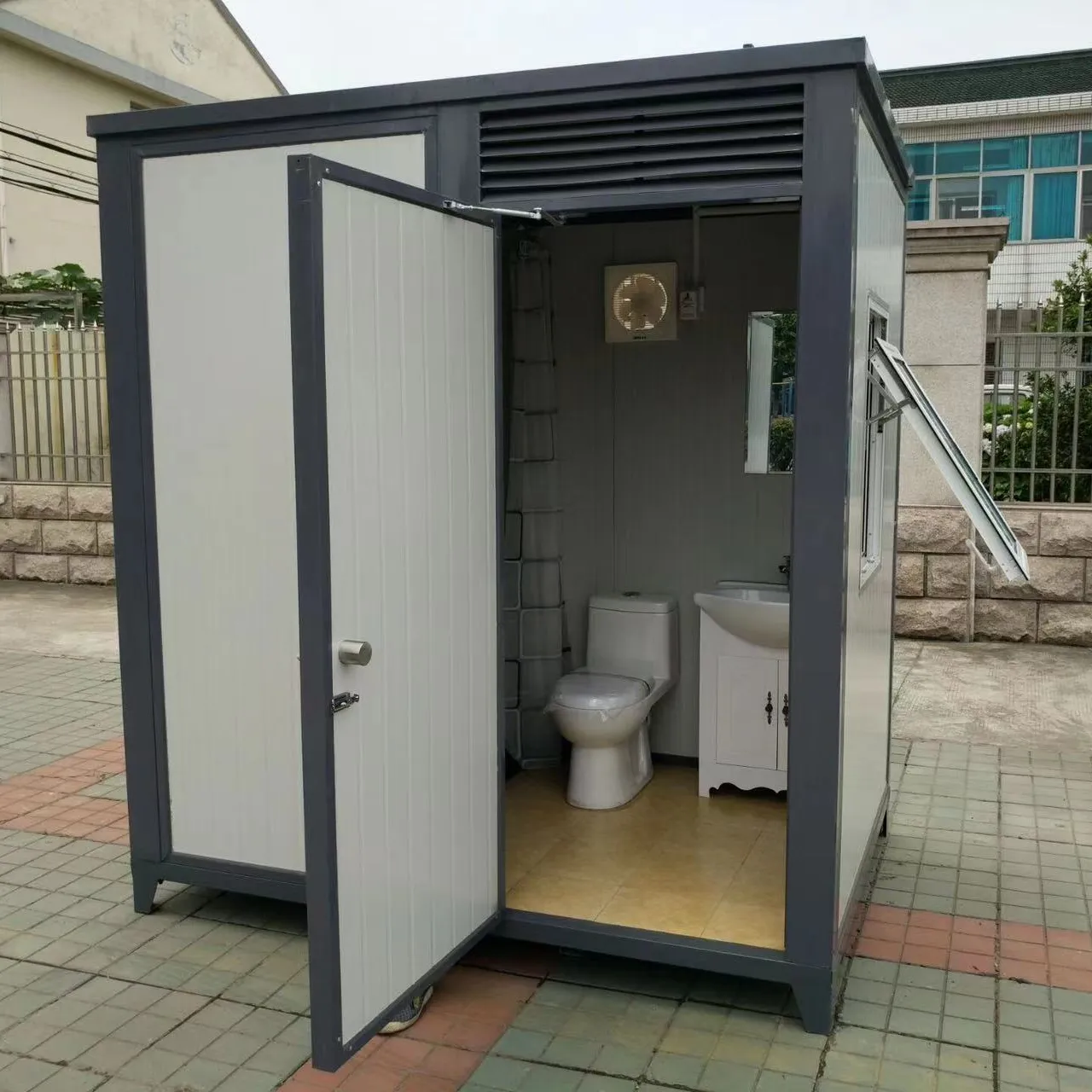 Toilet Prefab Umum Multi-orang Praktis Kamar Mandi Portabel Mewah Kamar Mandi Toilet Portabel Kamar Mandi