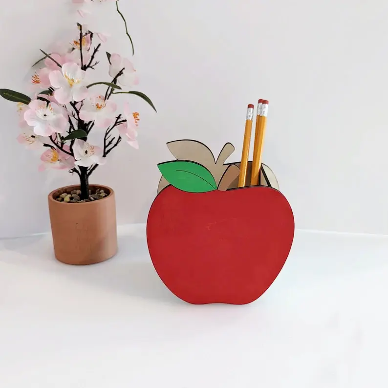 Offre Spéciale éducateur artisanat enseignant appréciation cadeaux bureau organisateur pomme porte-crayon en bois pour les enseignants jour cadeau