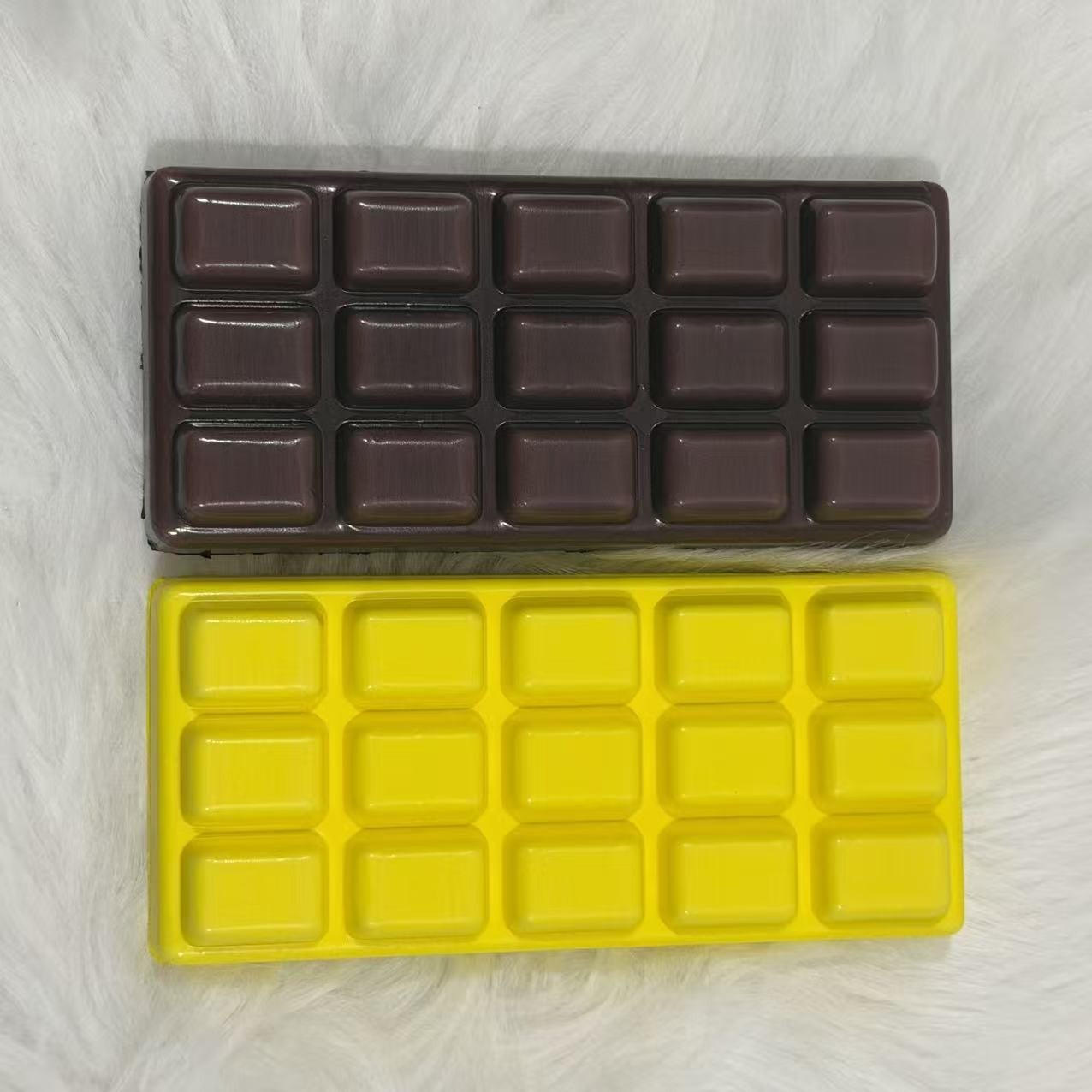 3- Chocolat jaune imprimé en couleur