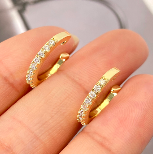 18k gold plated/white stone